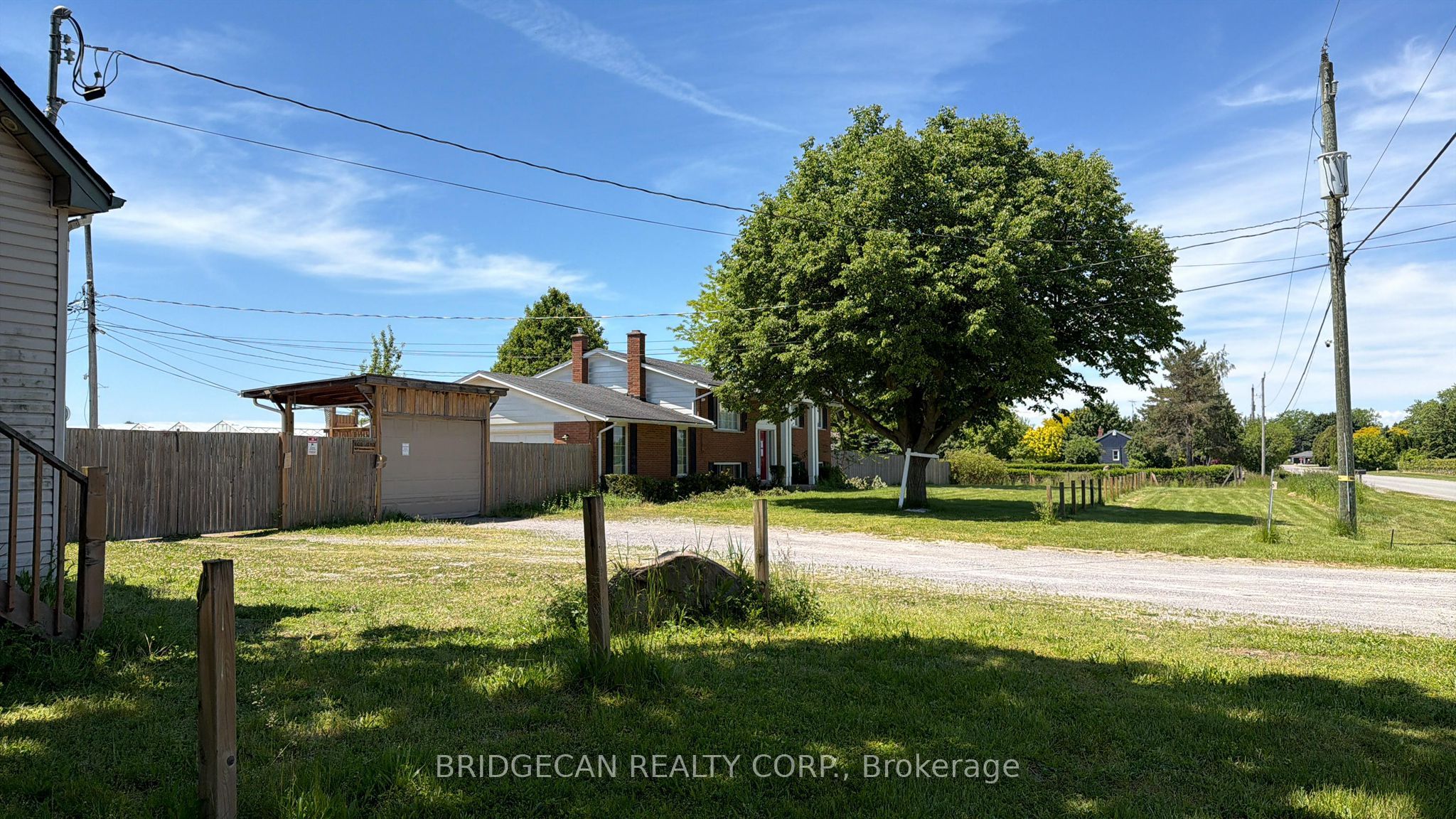 1269 1273 LARKIN Road E