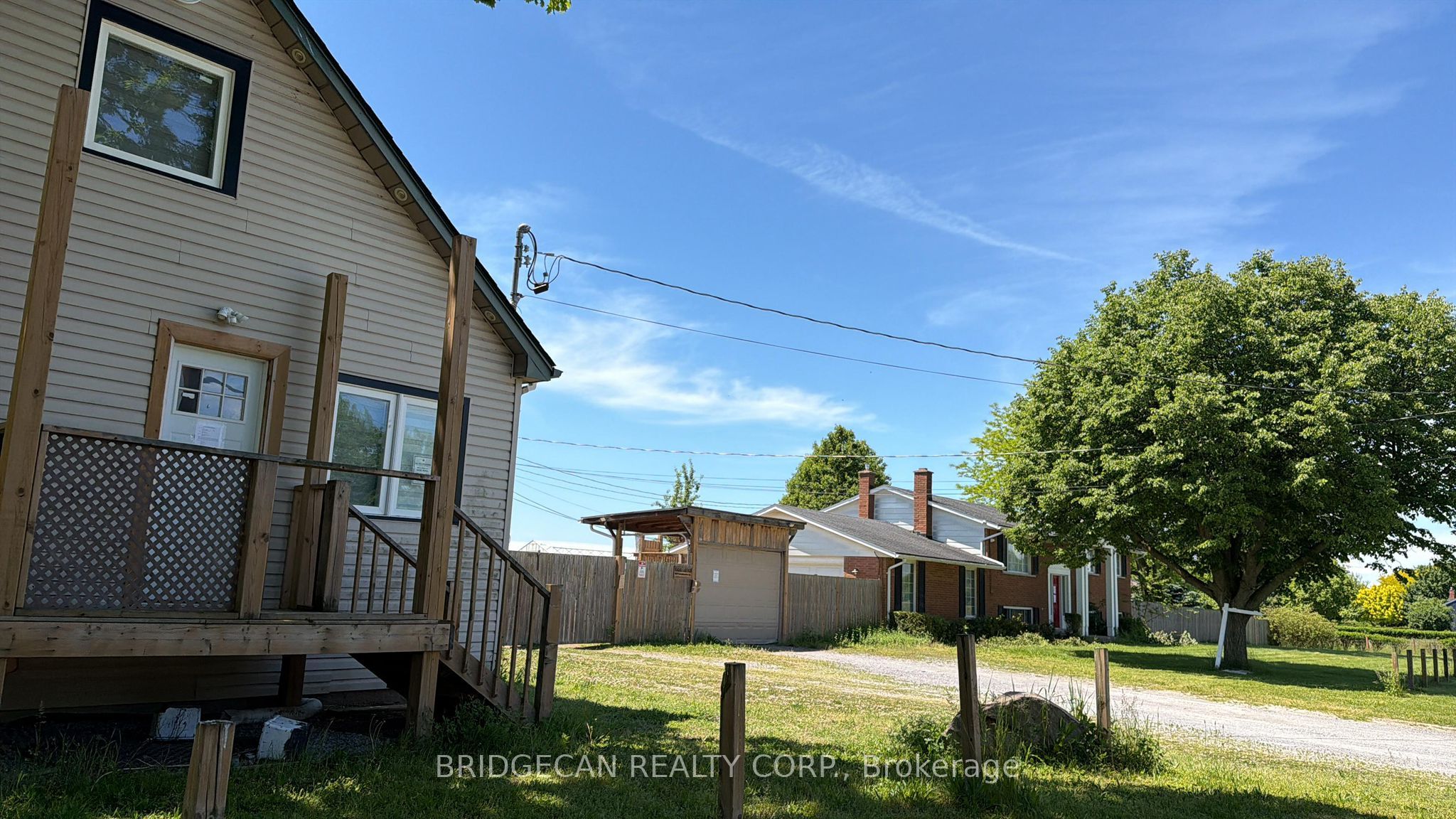 1269 1273 LARKIN Road E
