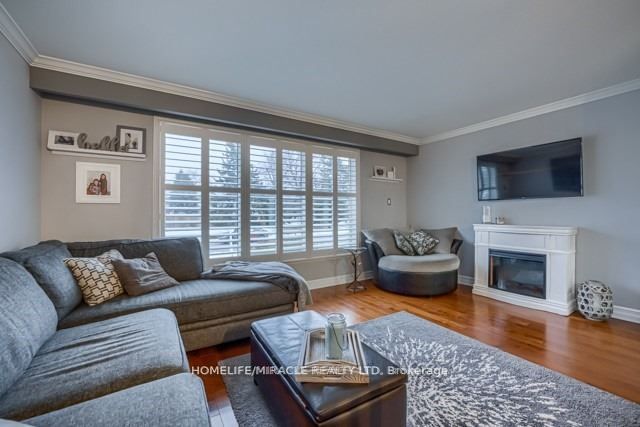 4 Derwent Avenue