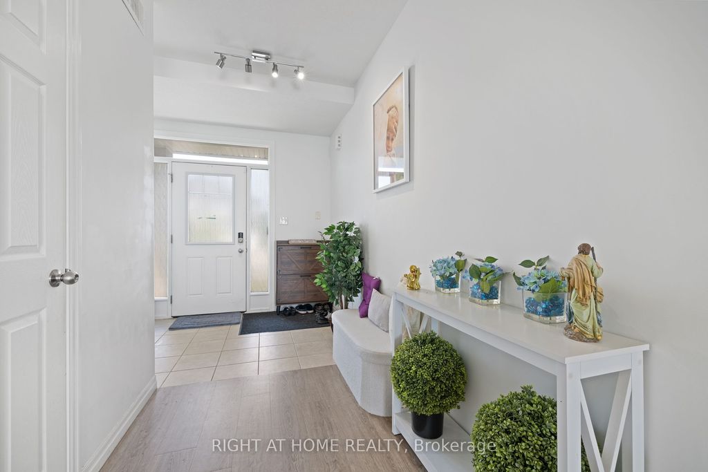 Photo of 139 FREURE Drive, Cambridge, ON N1S 0A2 (MLS # X12455763)