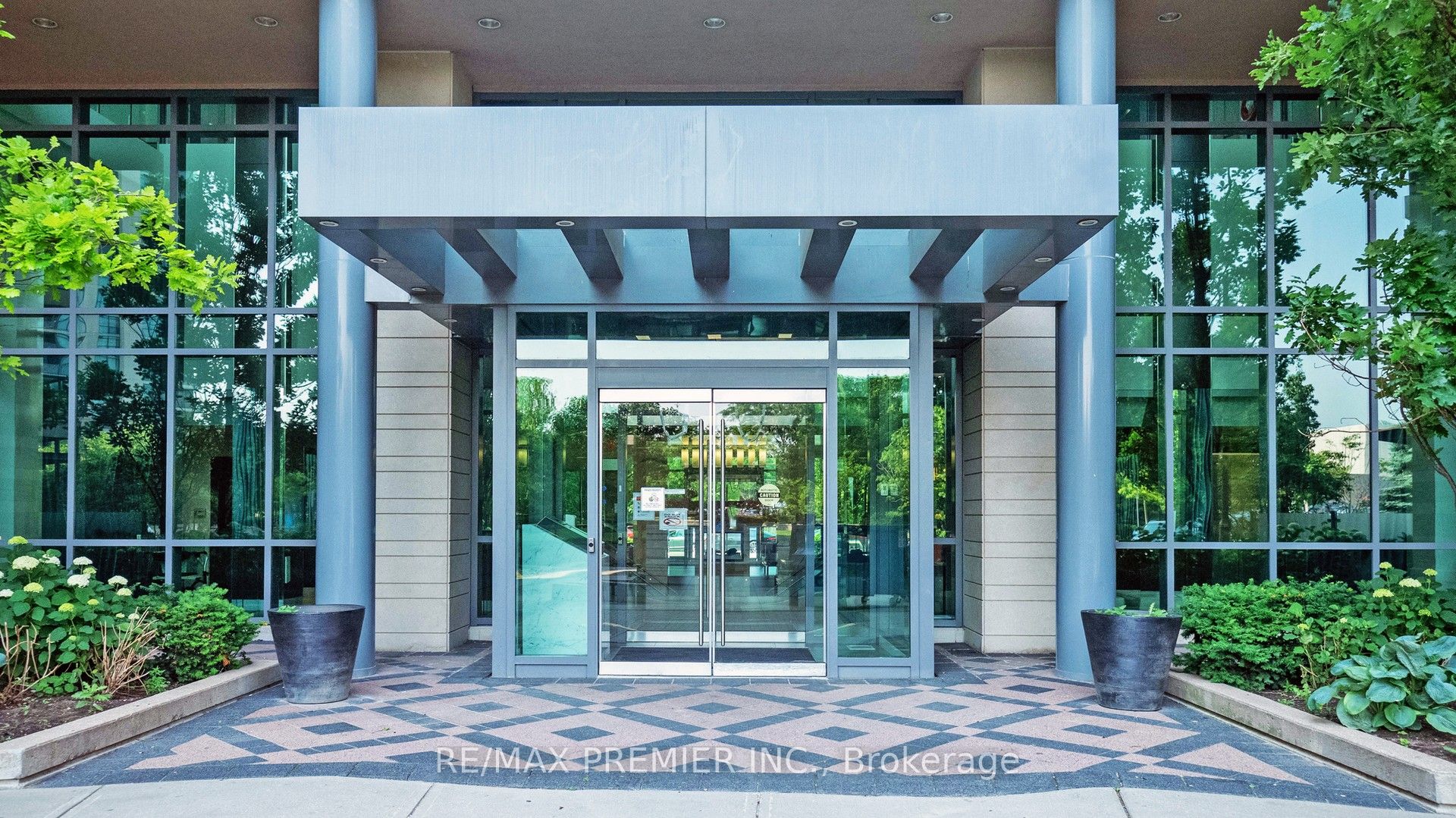 235 Sherway Gardens Road 809