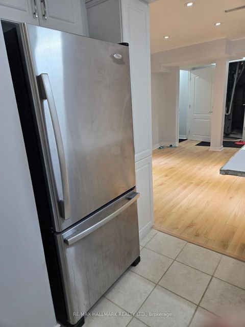 2 Lady Loretta Lane Vaughan ON L6A 4G3