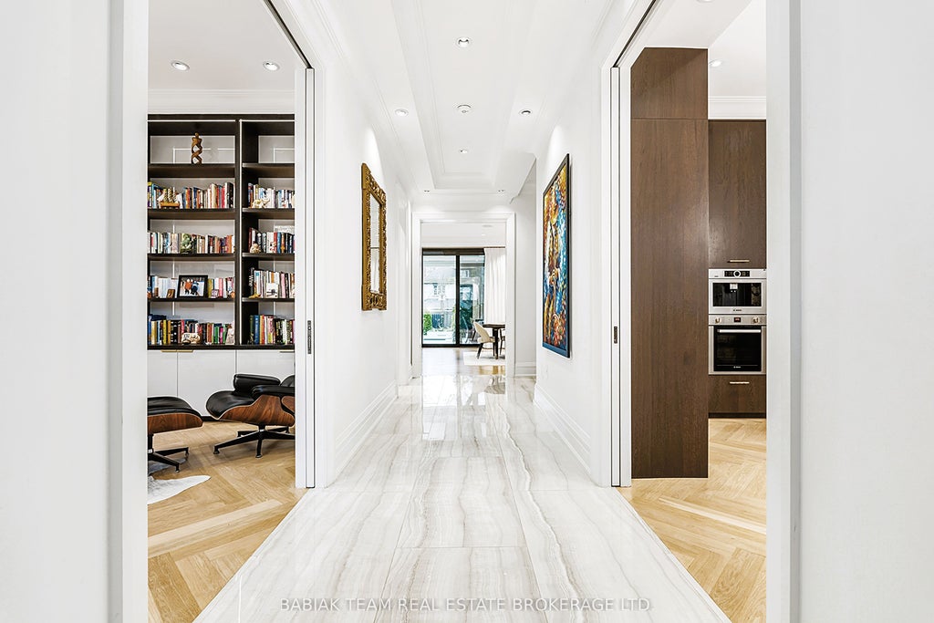 Photo of 8 Baby Point Terrace, Toronto, ON M6S 4S4 (MLS # W13765746)