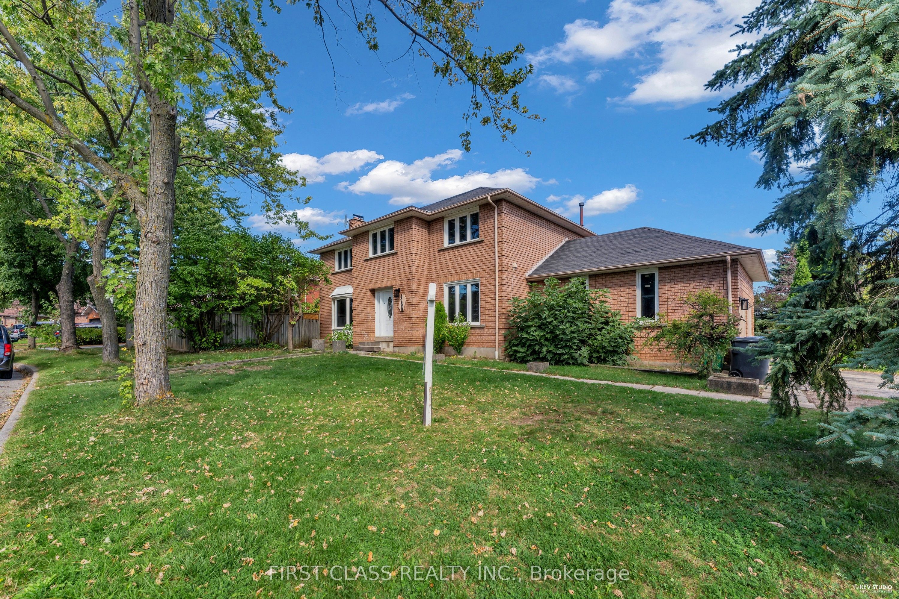 4290 Radisson Crescent