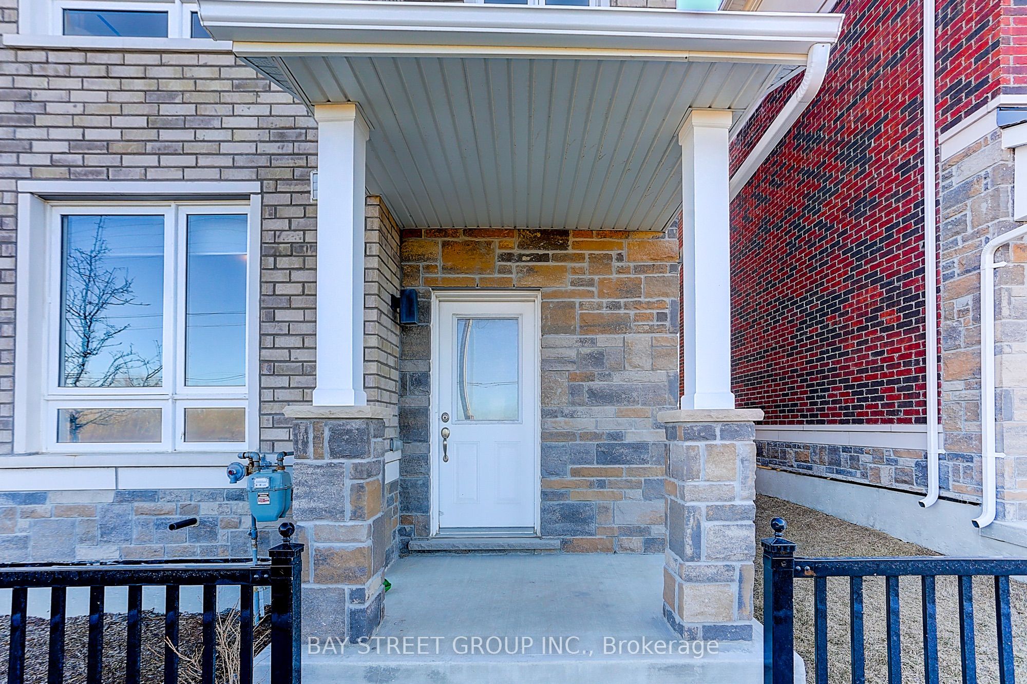 12 Chicago Lane