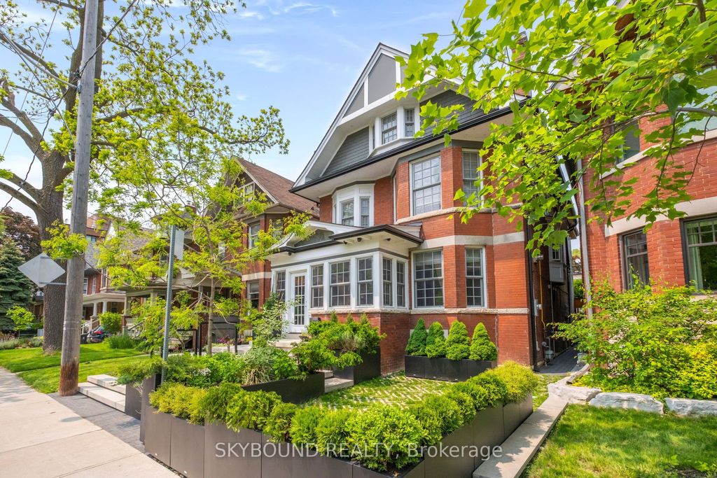 Photo of 20 Fairview Boulevard, Toronto, ON M4K 1L9 (MLS # E12492440)