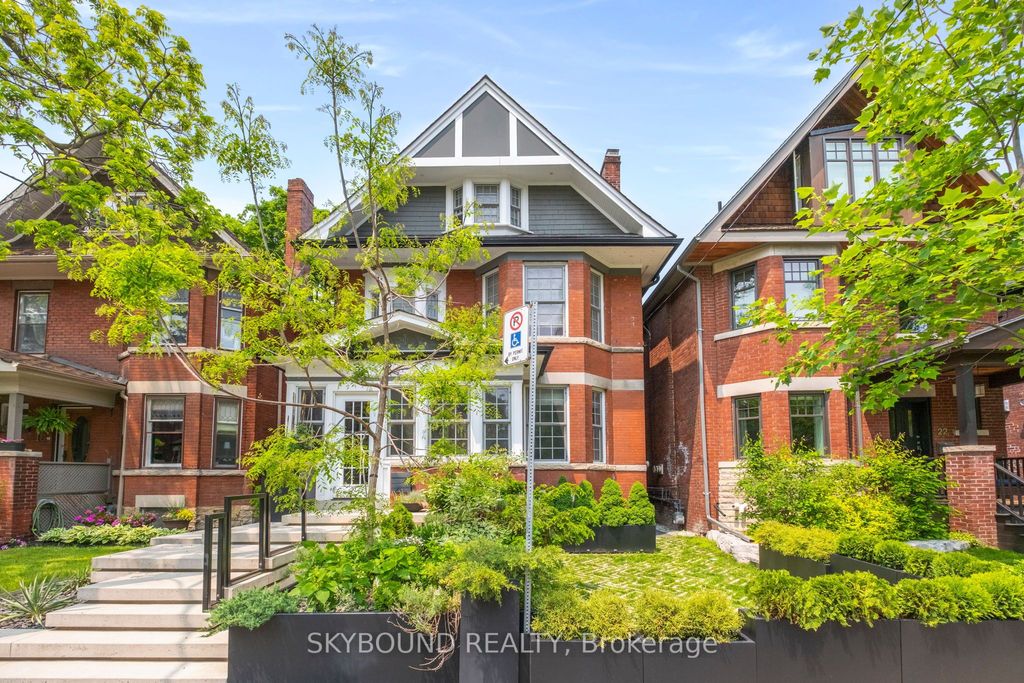 Photo of 20 Fairview Boulevard, Toronto, ON M4K 1L9 (MLS # E12492440)