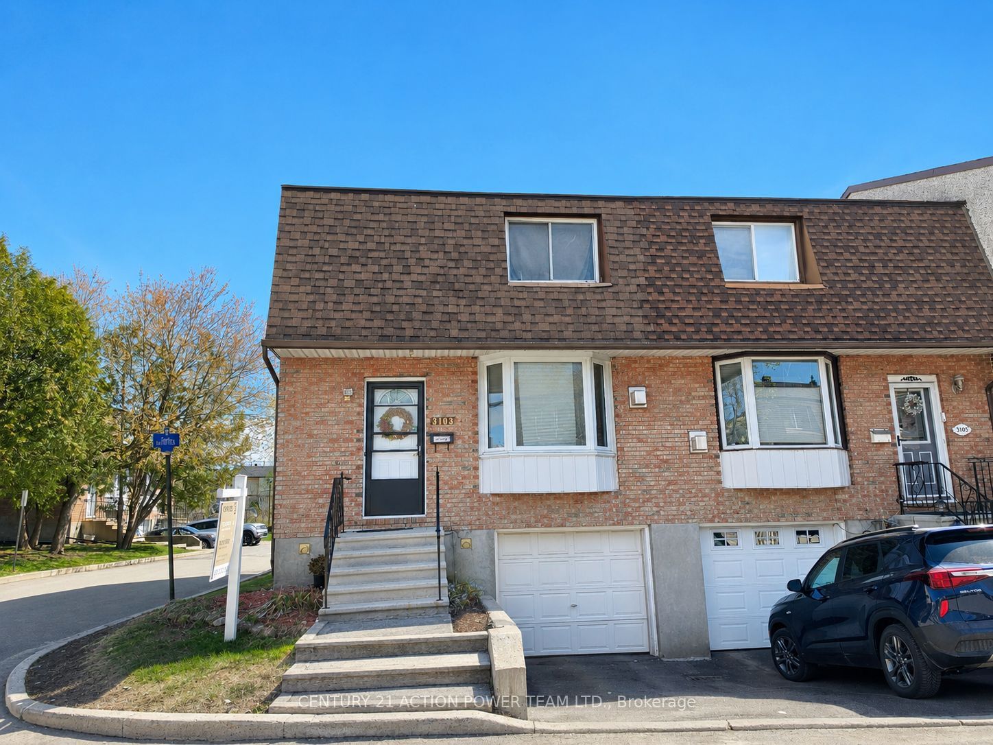Photo 1 of 31 — 3103 Armada Avenue 17, Blossom Park - Airport and Area, ON K1T 1T6