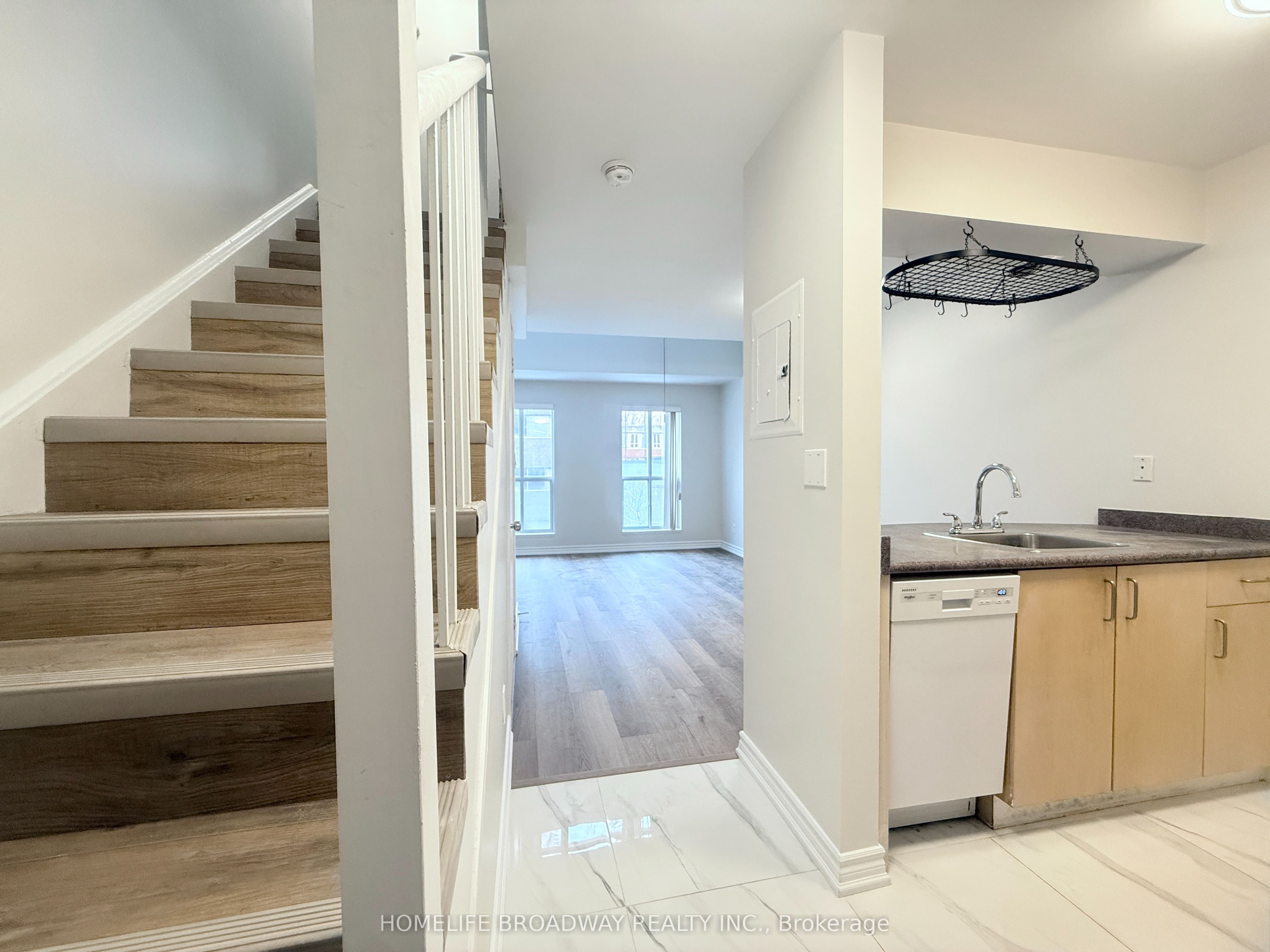 119 Merton Street 406