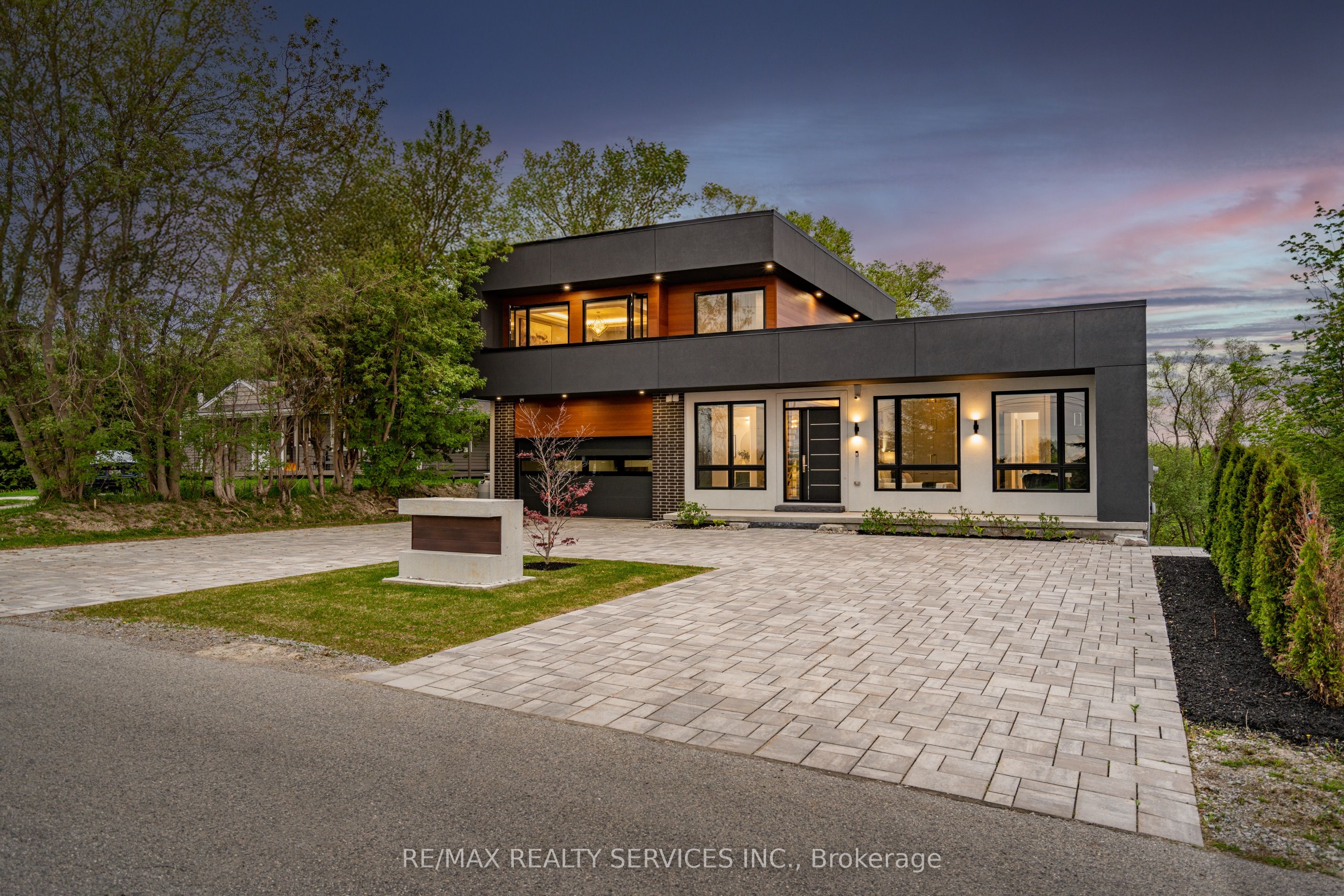 1395 Old Green Lane