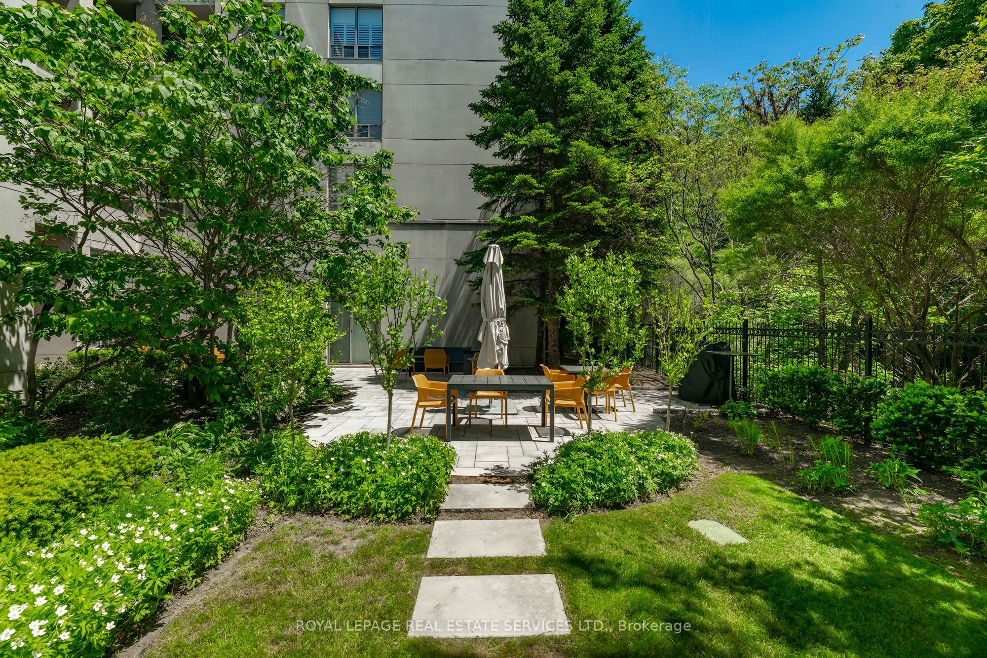195 Merton Street 212