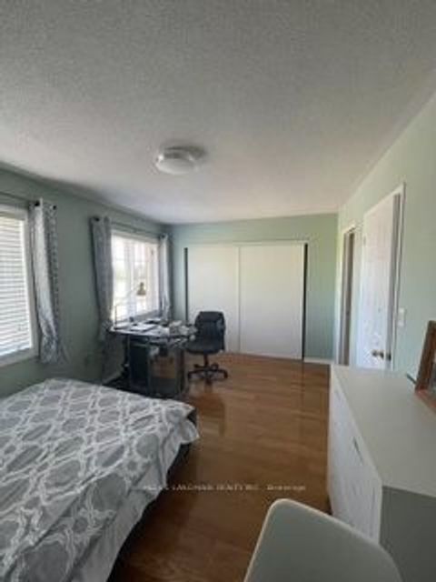 471 Postridge Drive Oakville ON L6H 6Y2