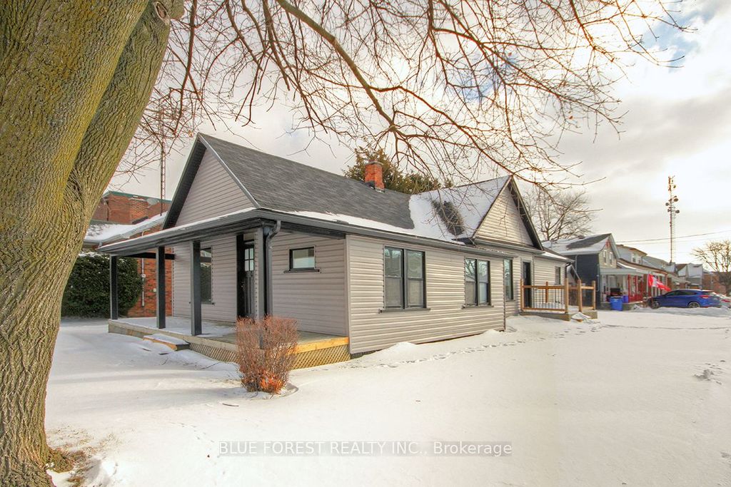 Photo of 22 Cross Street, Chatham-Kent, ON N7M 1K5 (MLS # X12728000)