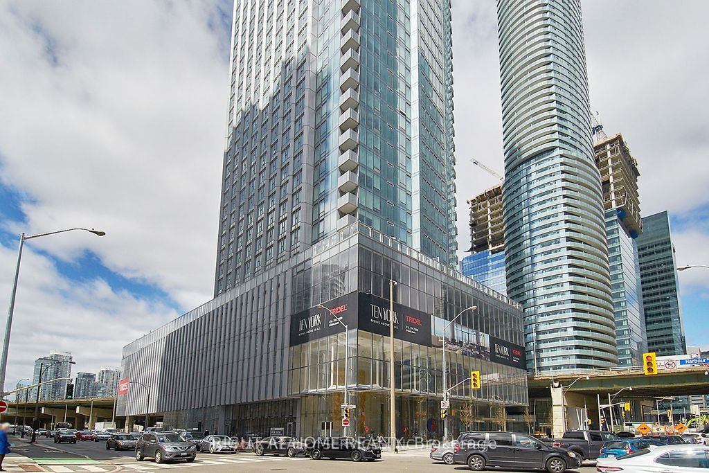 Photo of 10 York Street #3712, Toronto, ON M5J 2Z2 (MLS # C12452353)