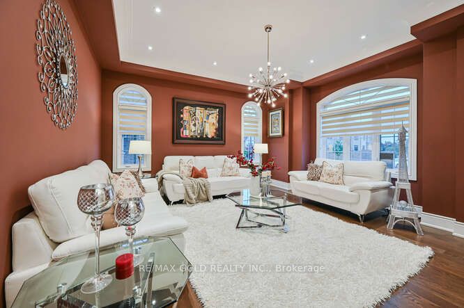 26 Adonis Close