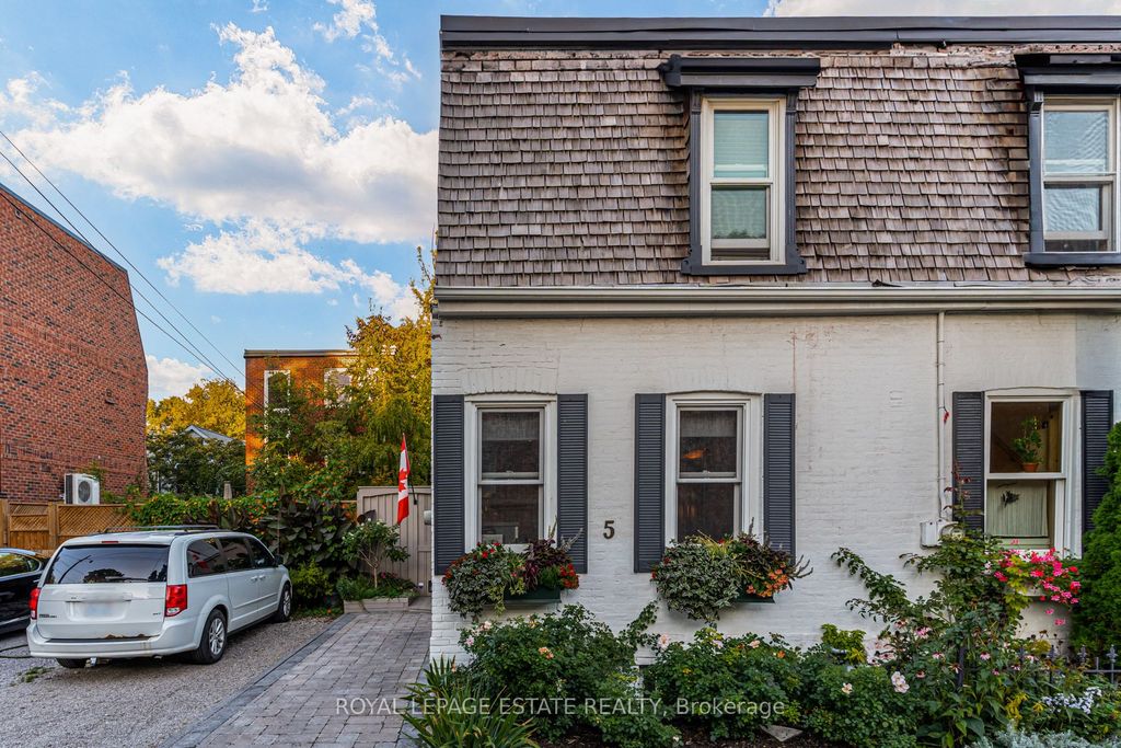 Photo of 5 Woodstock Place, Toronto, ON M4X 1T7 (MLS # C12438599)