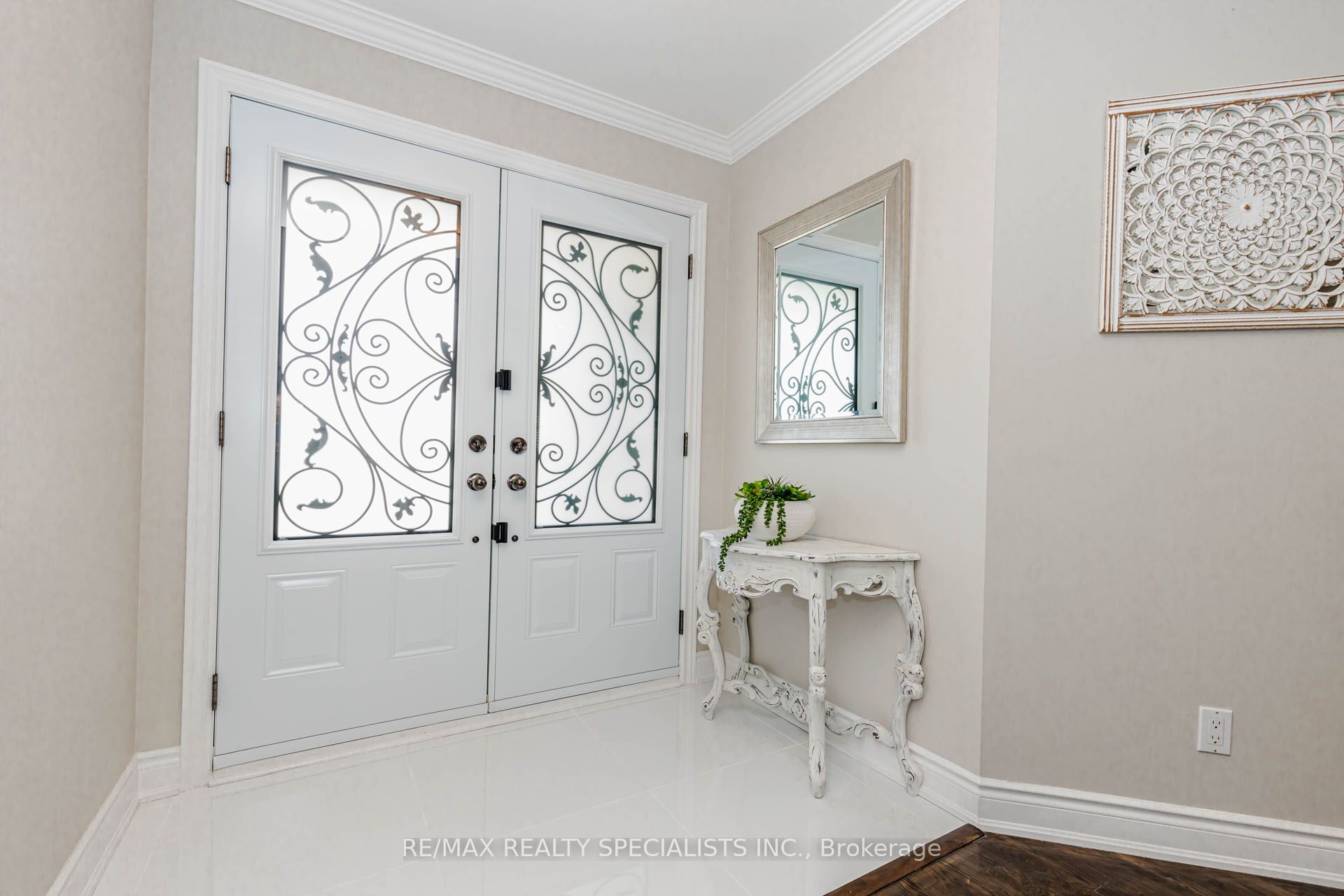 6477 Sapling Trail