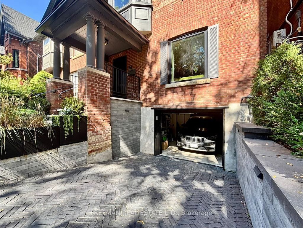 Photo of 34 Tranby Avenue, Toronto, ON M5R 1N5 (MLS # C12413517)