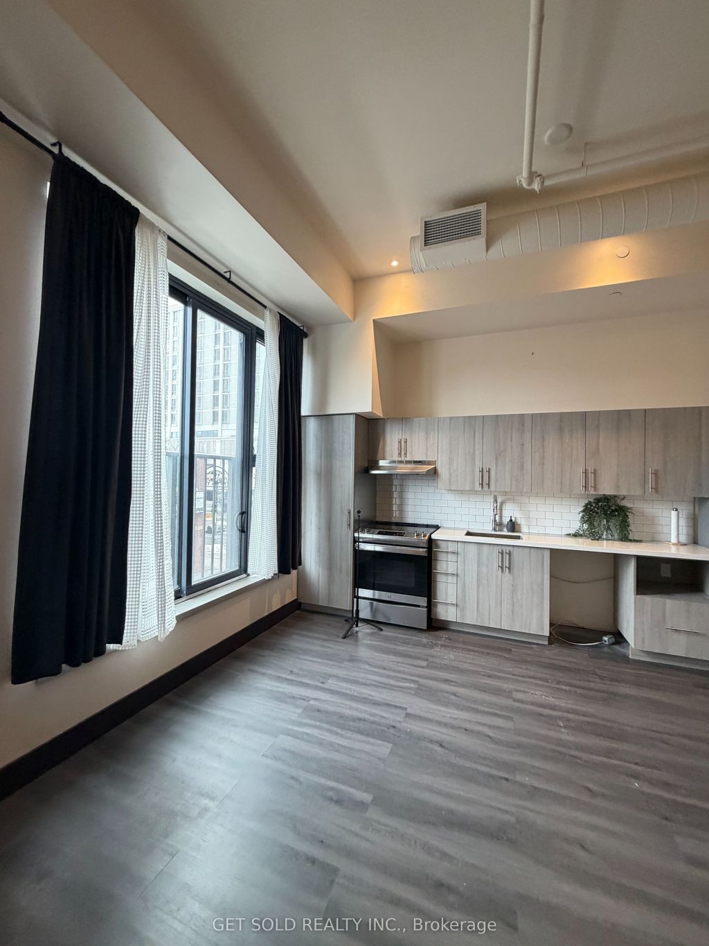 Photo of 121 King Street E, Hamilton, ON L8N 1A9 (MLS # X12781808)