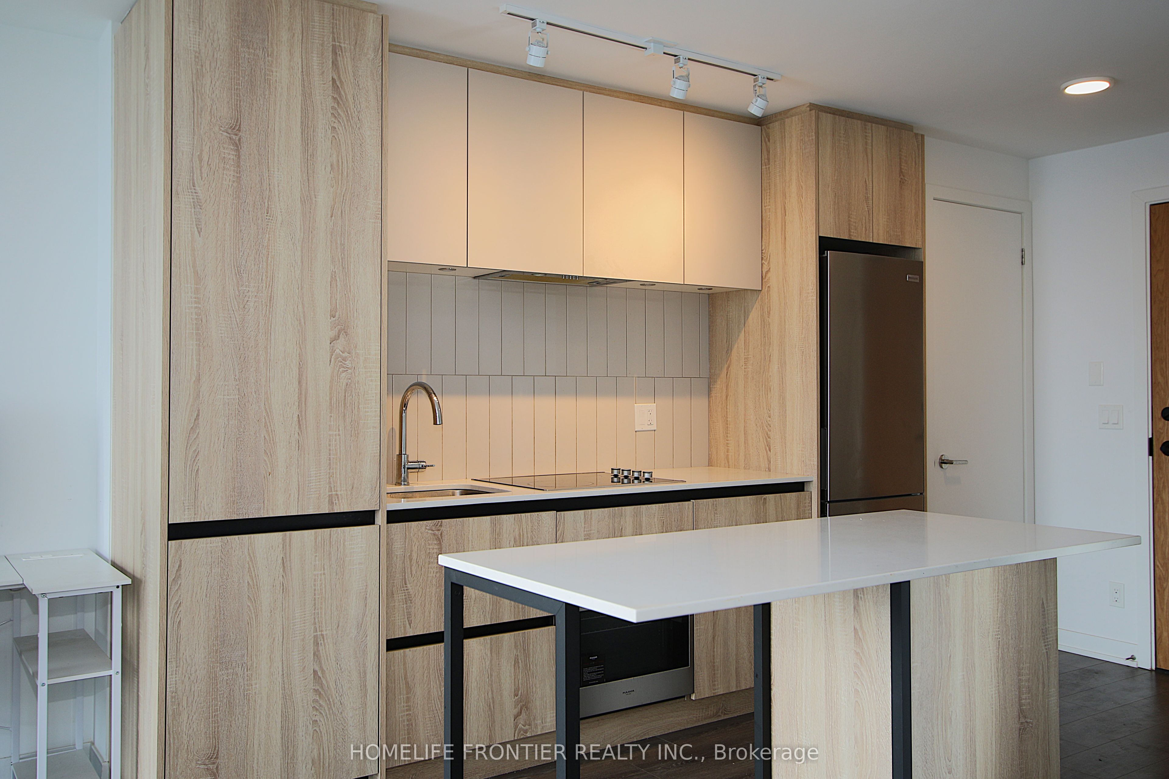 7950 Bathurst Street 2310