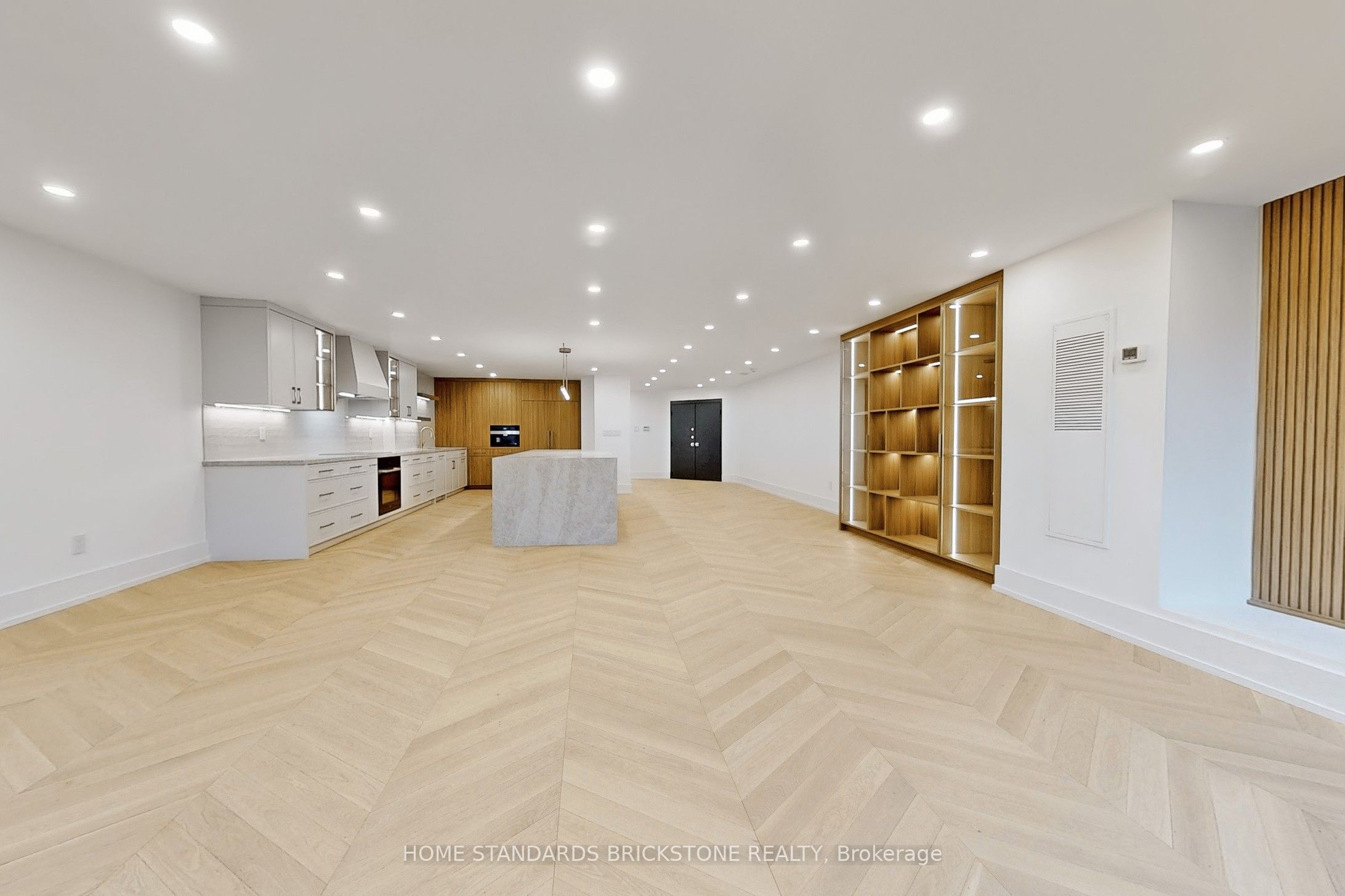 110 Bloor Street W 1009