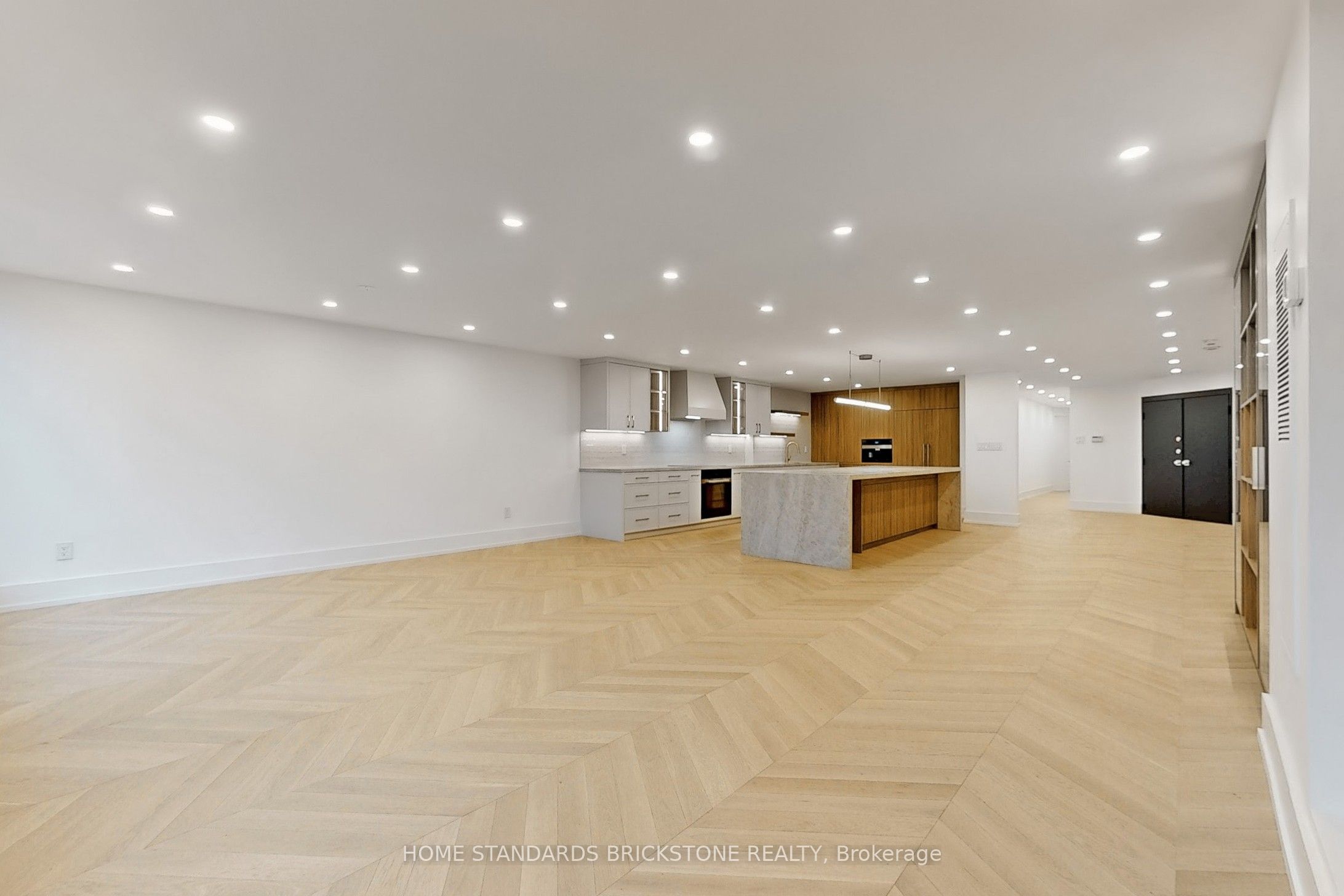 110 Bloor Street W 1009