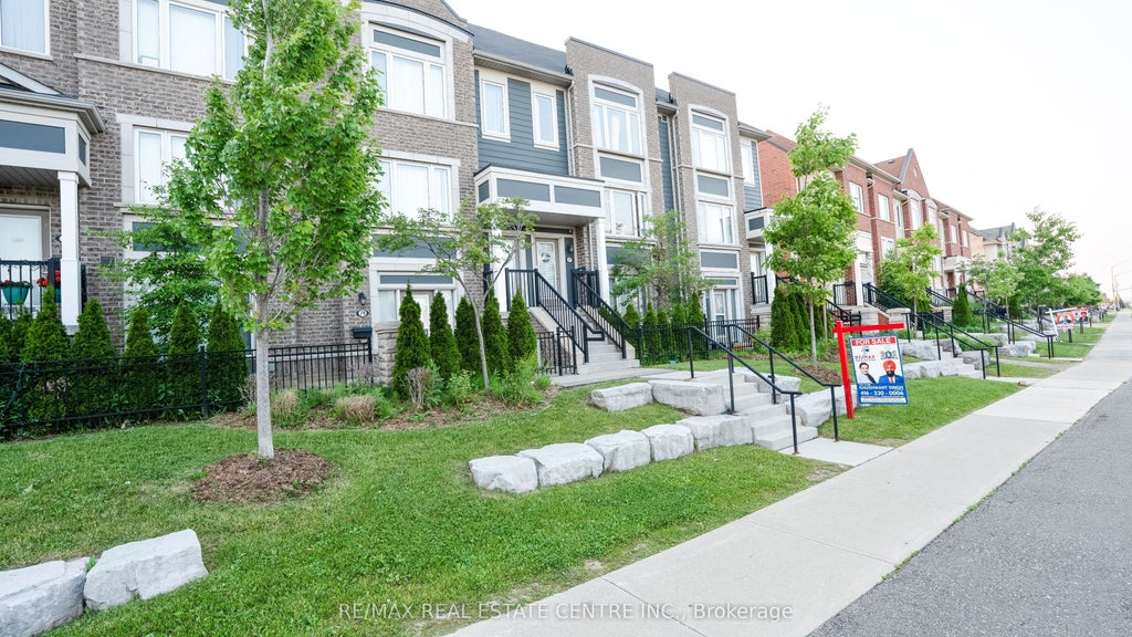 Photo of 250 Sunny Meadow Boulevard #77, Brampton, ON L6R 3Y7 (MLS # W13652874)