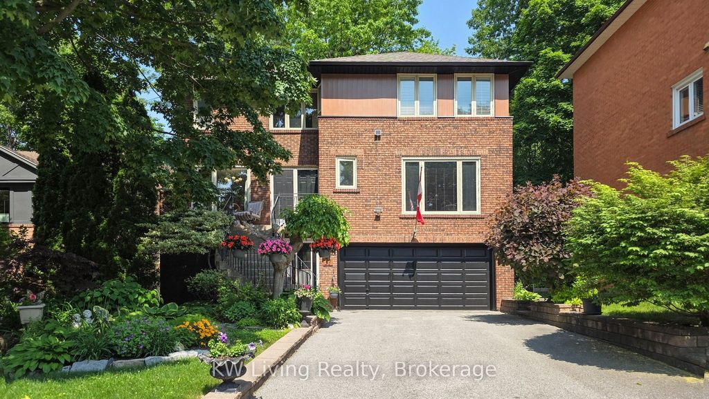Photo of 17 Woodvale Crescent, Toronto, ON M4C 5N4 (MLS # E12438684)
