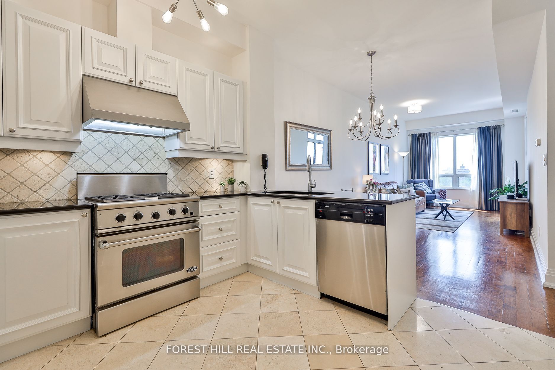 99 Avenue Road 1006