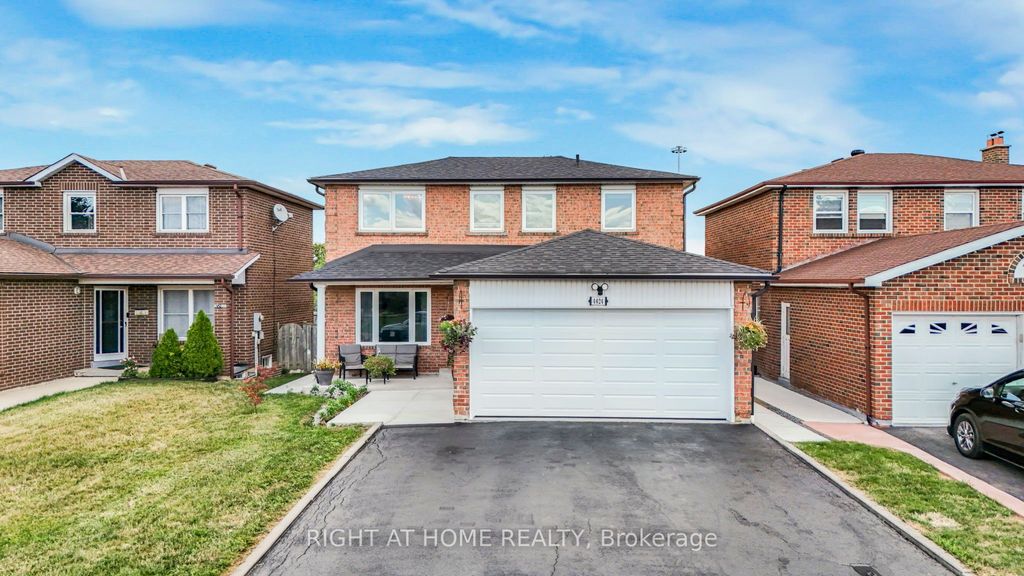 Photo of 4024 Longo Circle, Mississauga, ON L4T 4C7 (MLS # W12394495)