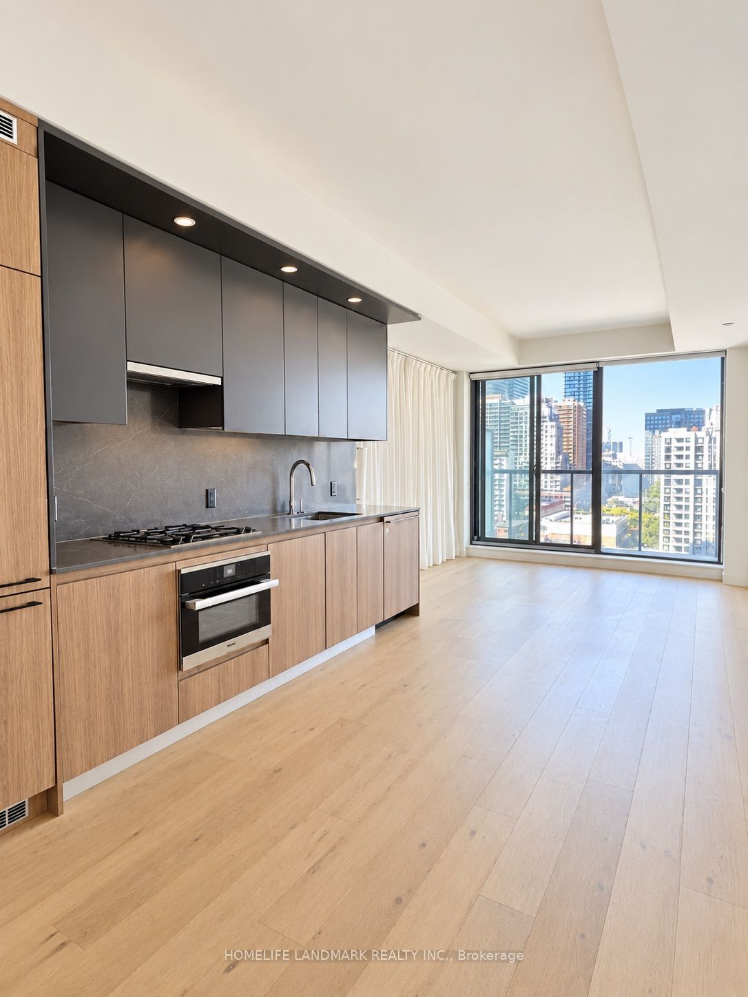 81 Wellesley Street 1206