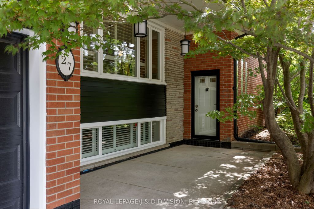 Photo of 27 Paramount Court, Toronto, ON M6M 2L3 (MLS # W12373604)