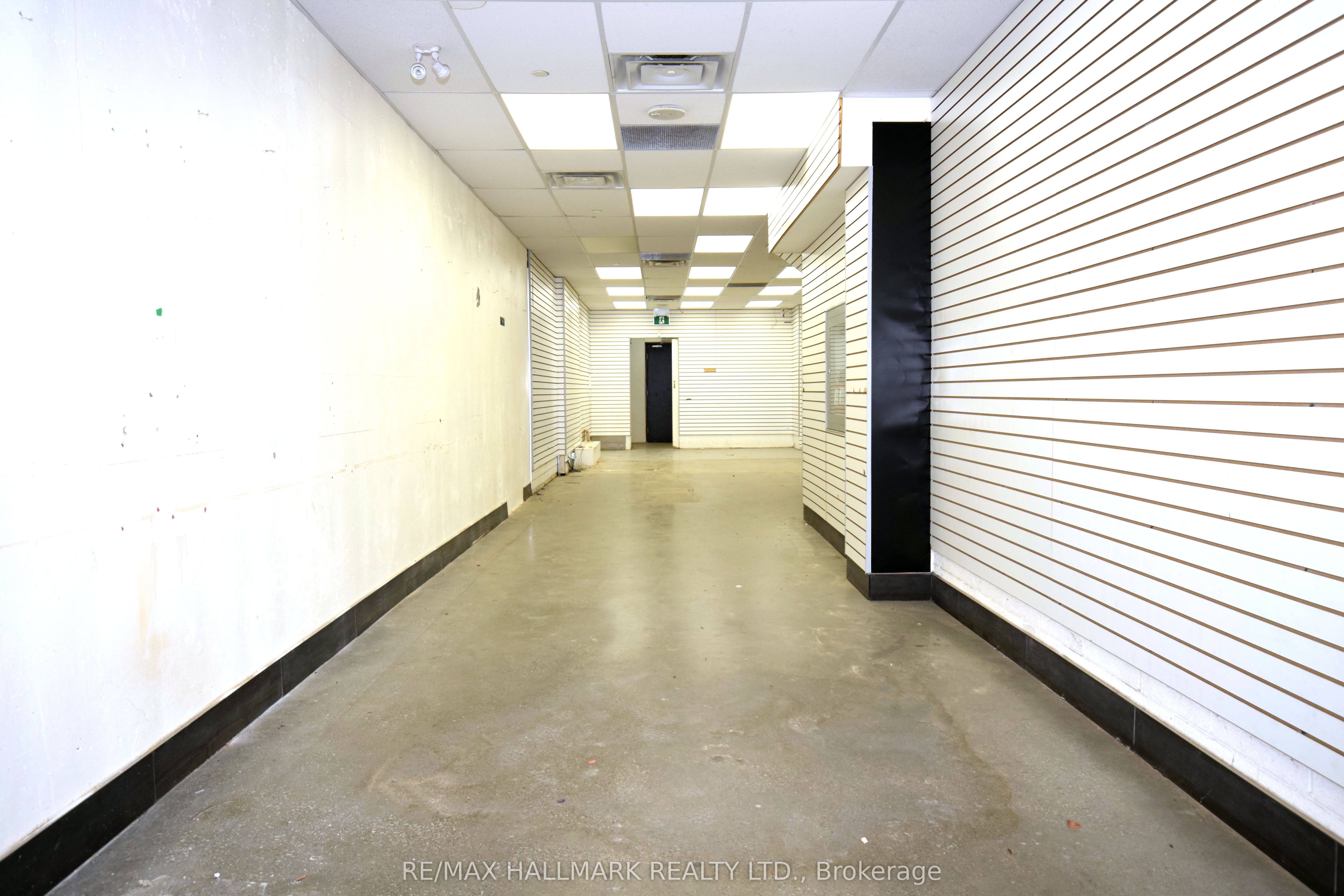 270 Spadina Avenue 3