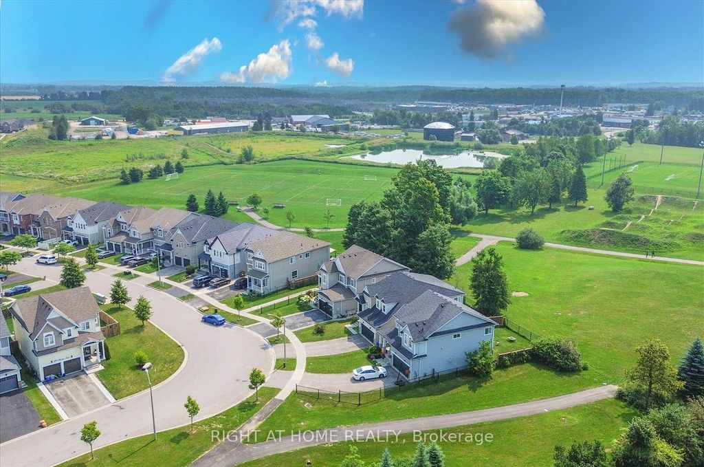Photo of 172 Morden Drive, Shelburne, ON L9V 3S4 (MLS # X12751776)