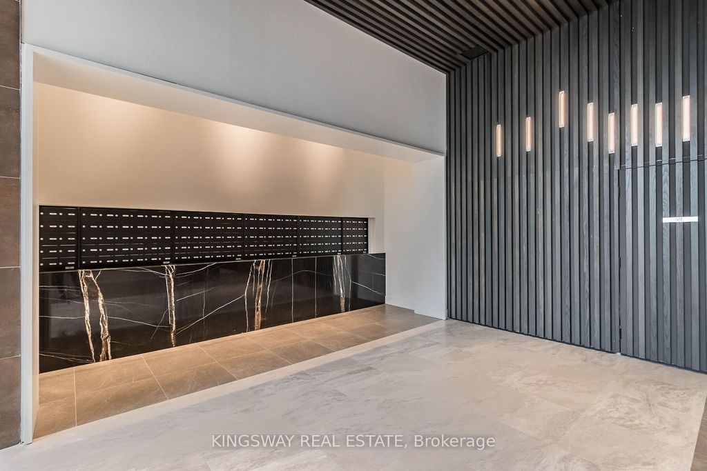 Photo of 2481 Taunton Road #901, Oakville, ON L6H 3R7 (MLS # W13140440)