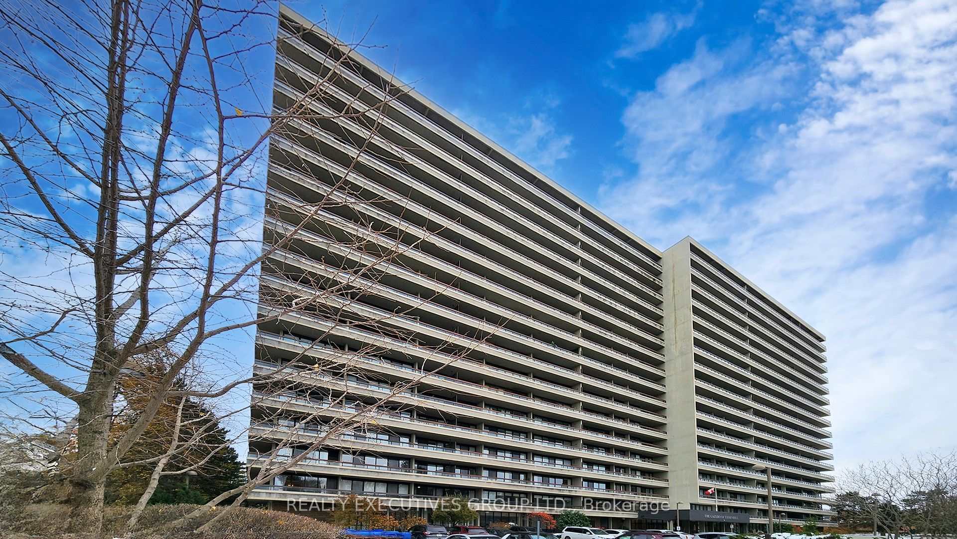 8111 Yonge Street 905