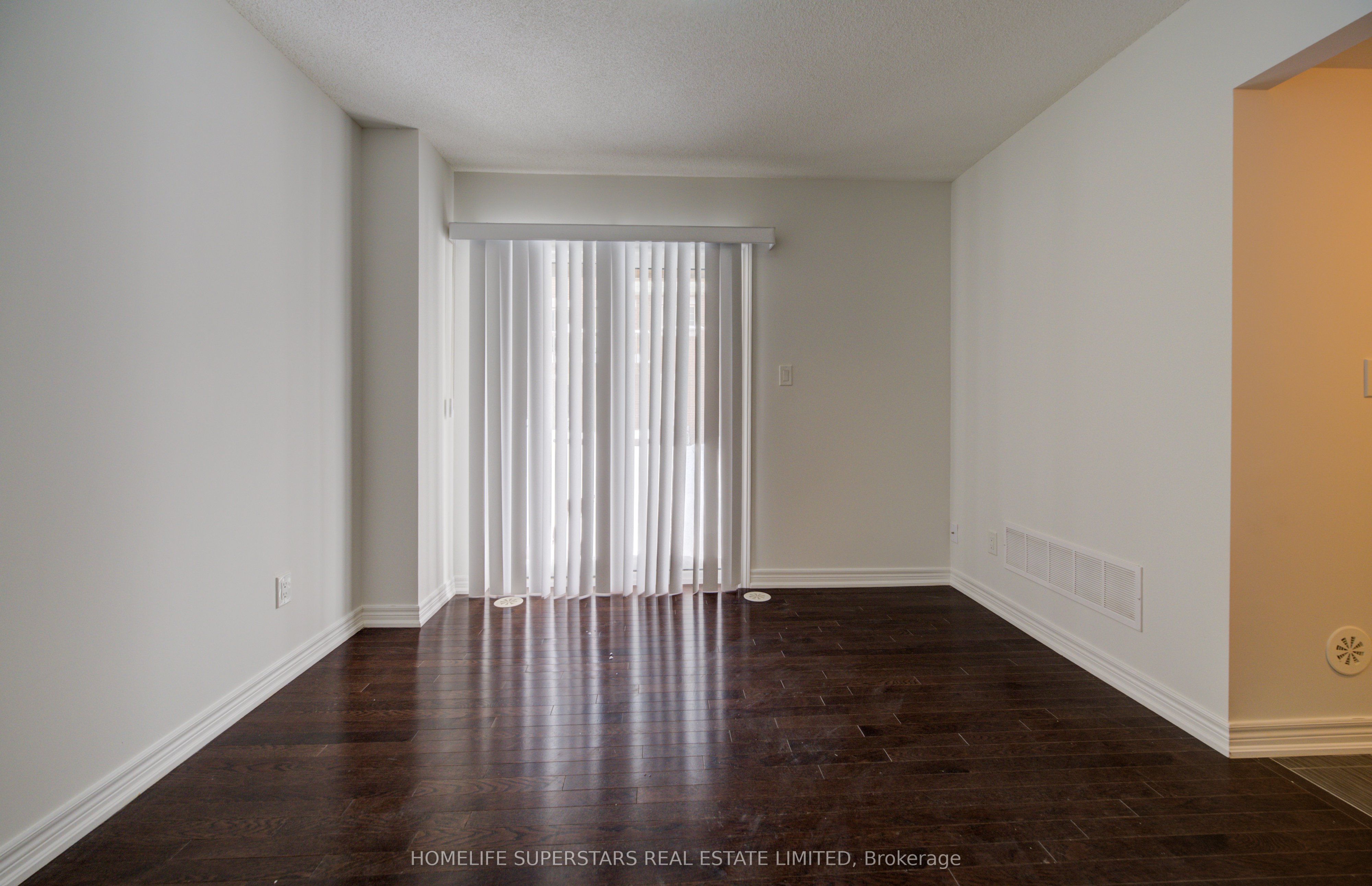 9 Aspen Hills Road 40