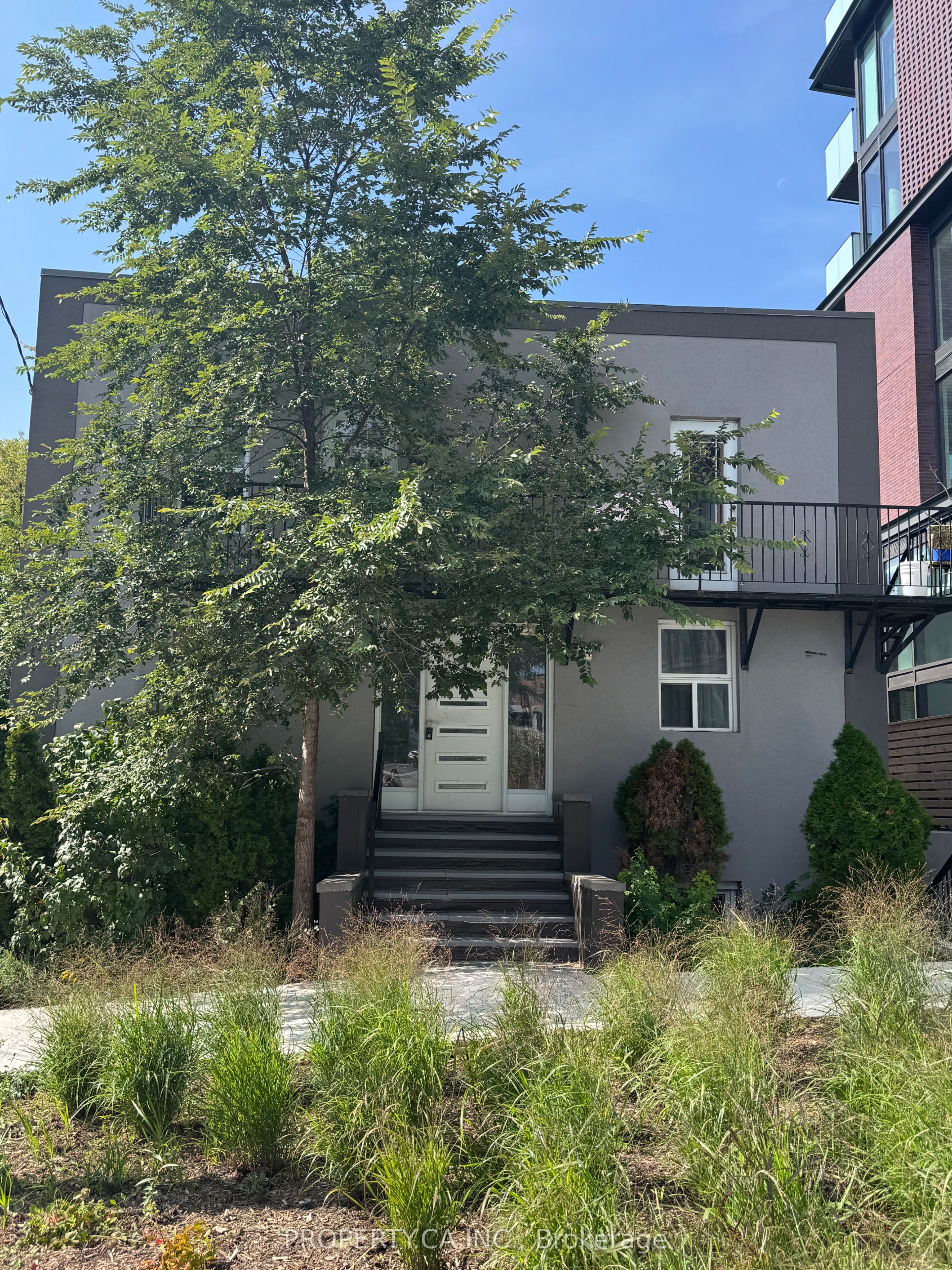 22 Brad Street