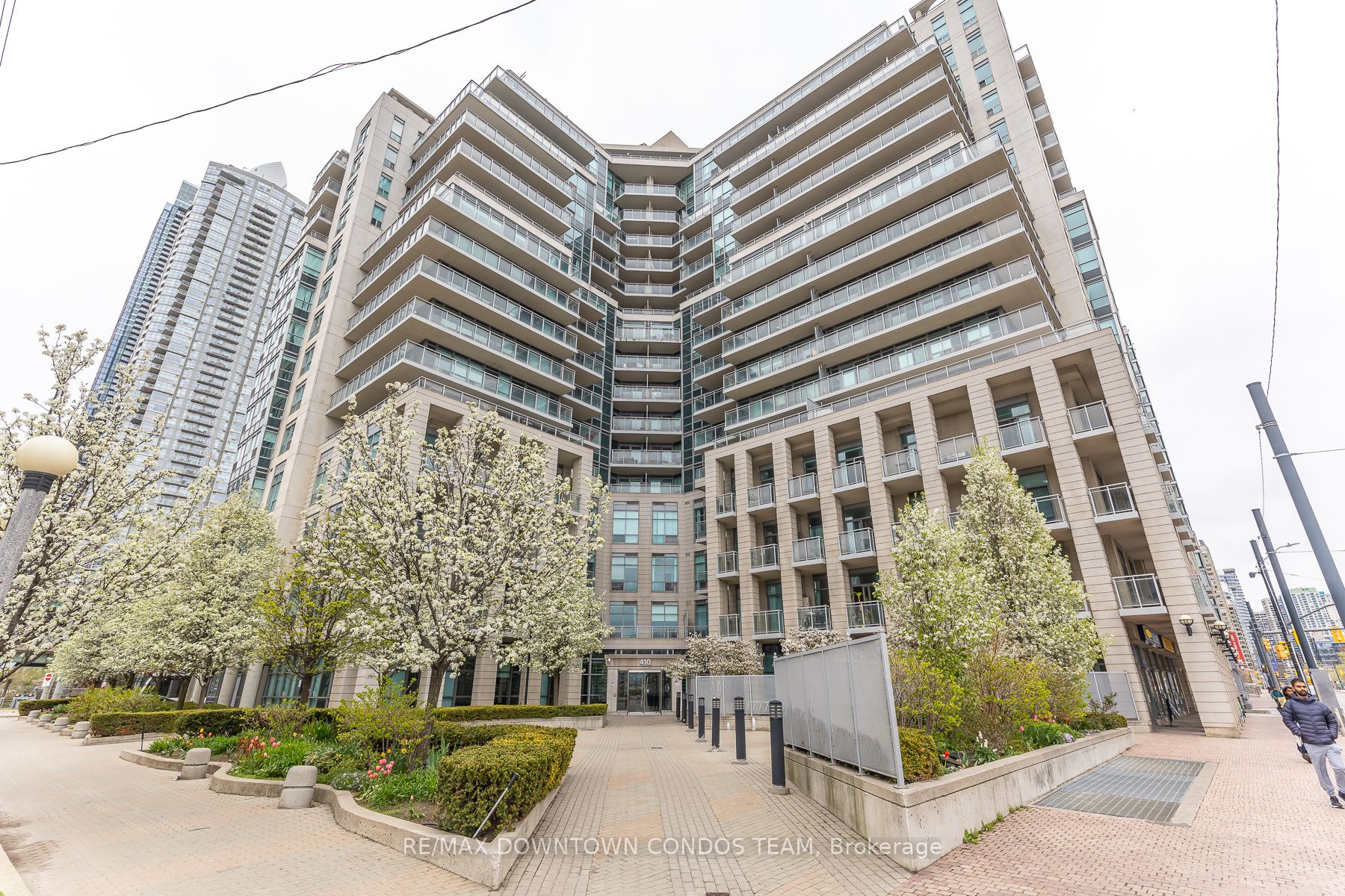 410 Queens Quay W 404
