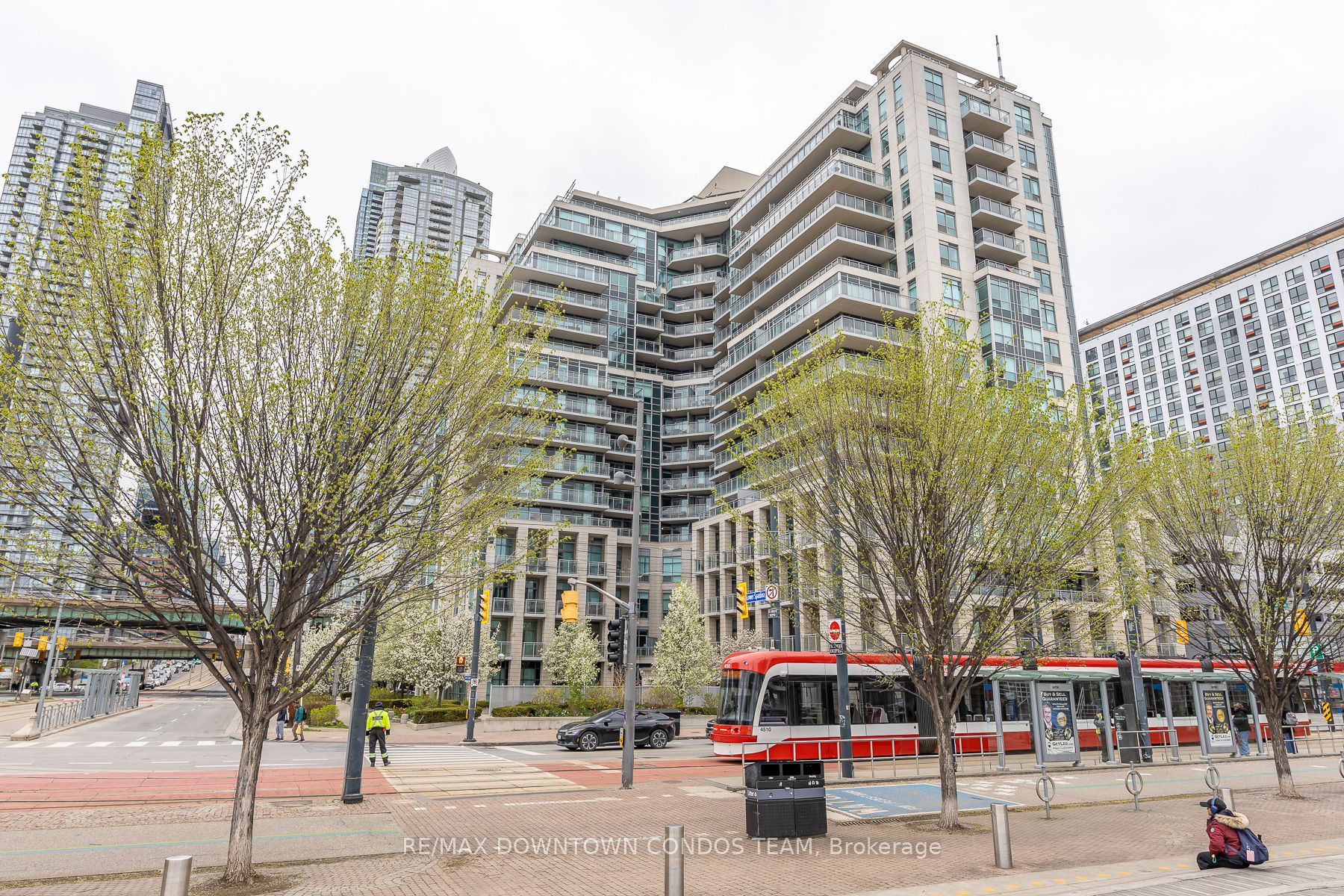 410 Queens Quay W 404