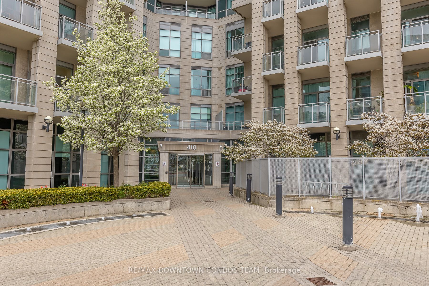 410 Queens Quay W 404