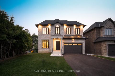 456 Toynevale Road Pickering ON L1W 2H1