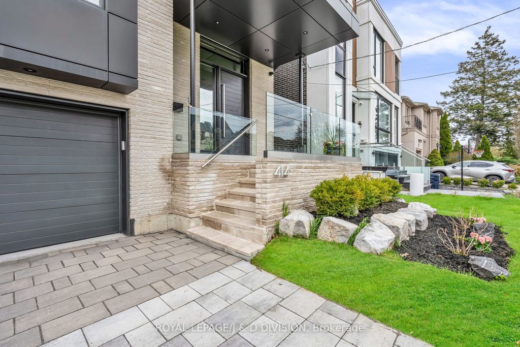 Photo of 414 Glengarry Avenue, Toronto, ON M5M 1E8 (MLS # C13088230)