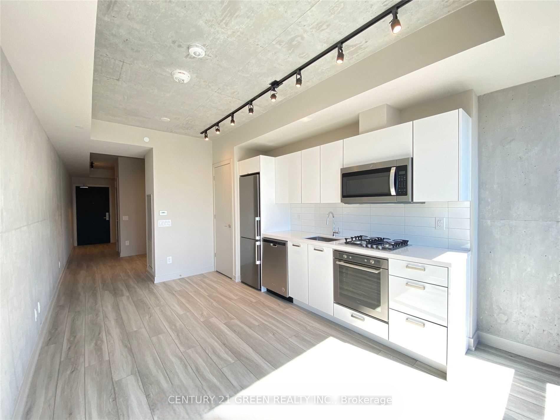 458 Richmond Street W 204