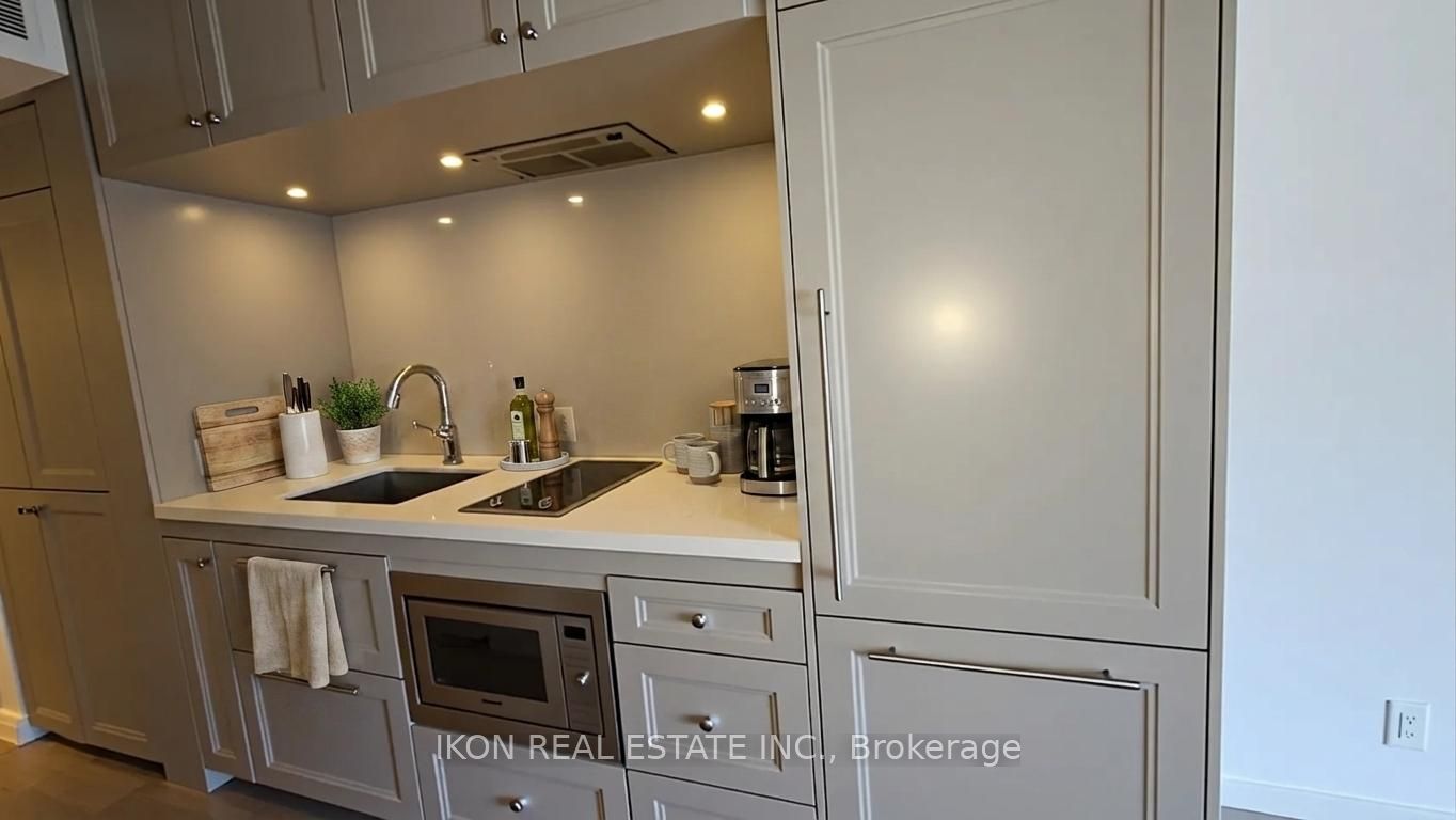 155 Yorkville Avenue 1013