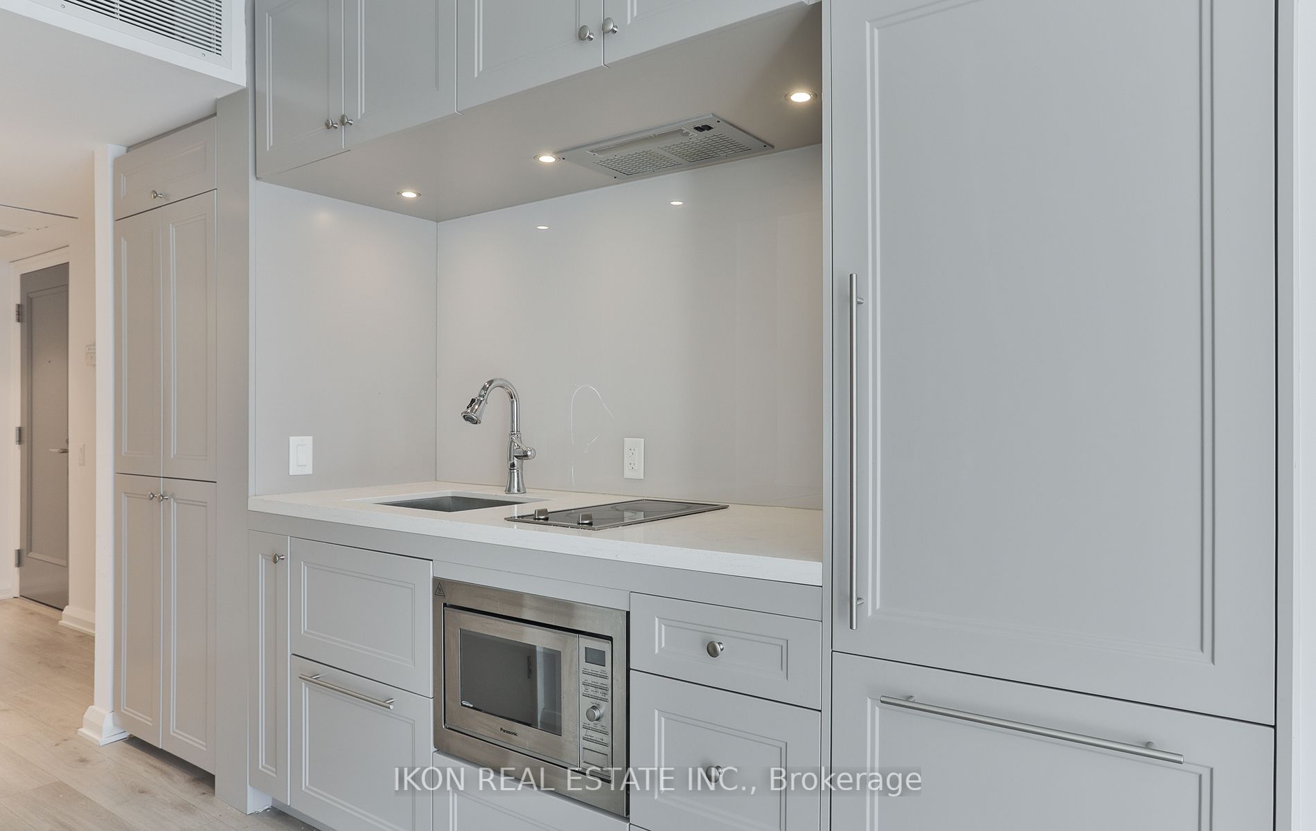 155 Yorkville Avenue 1013