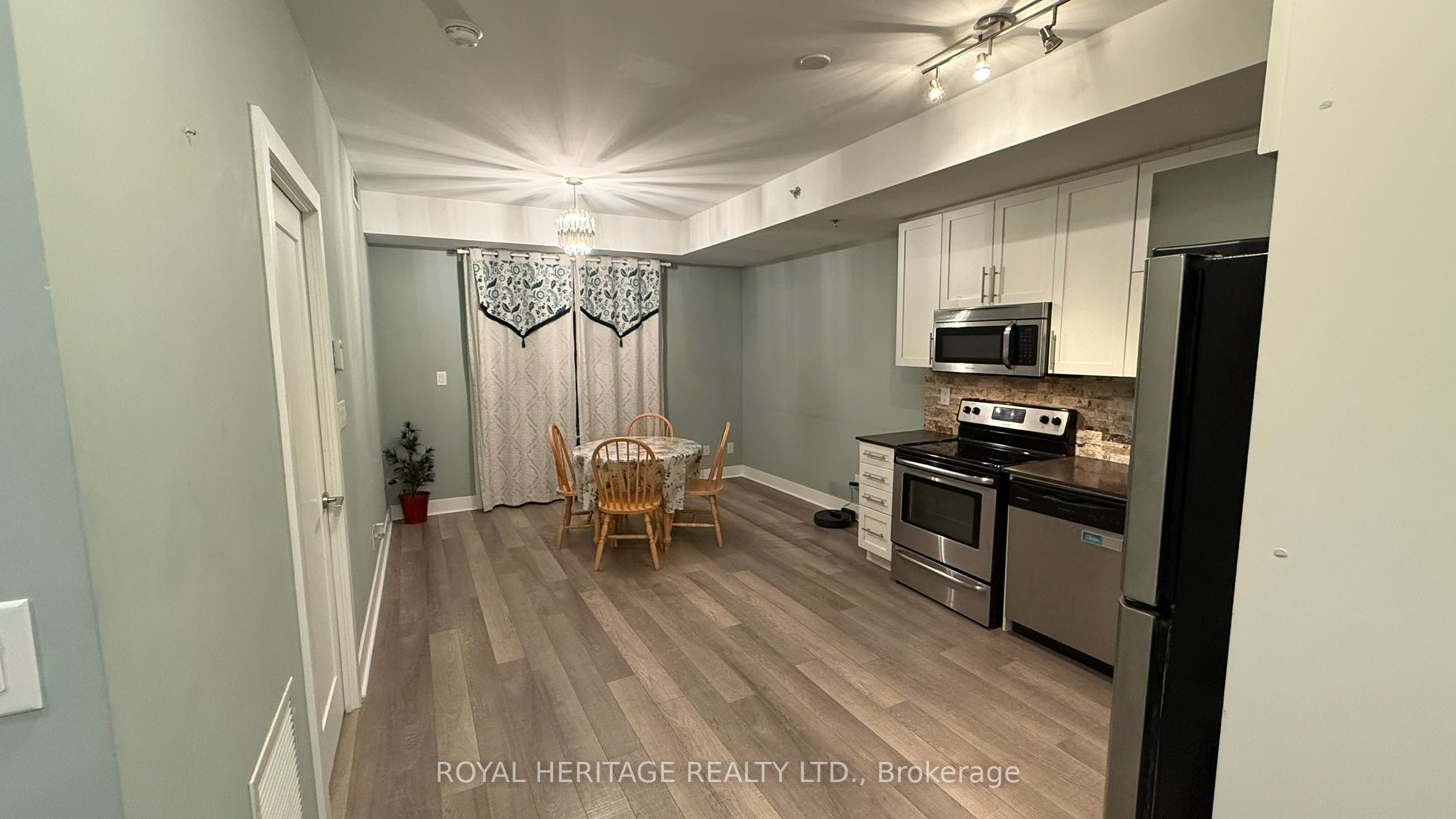 28 Prince Regent Street E 102