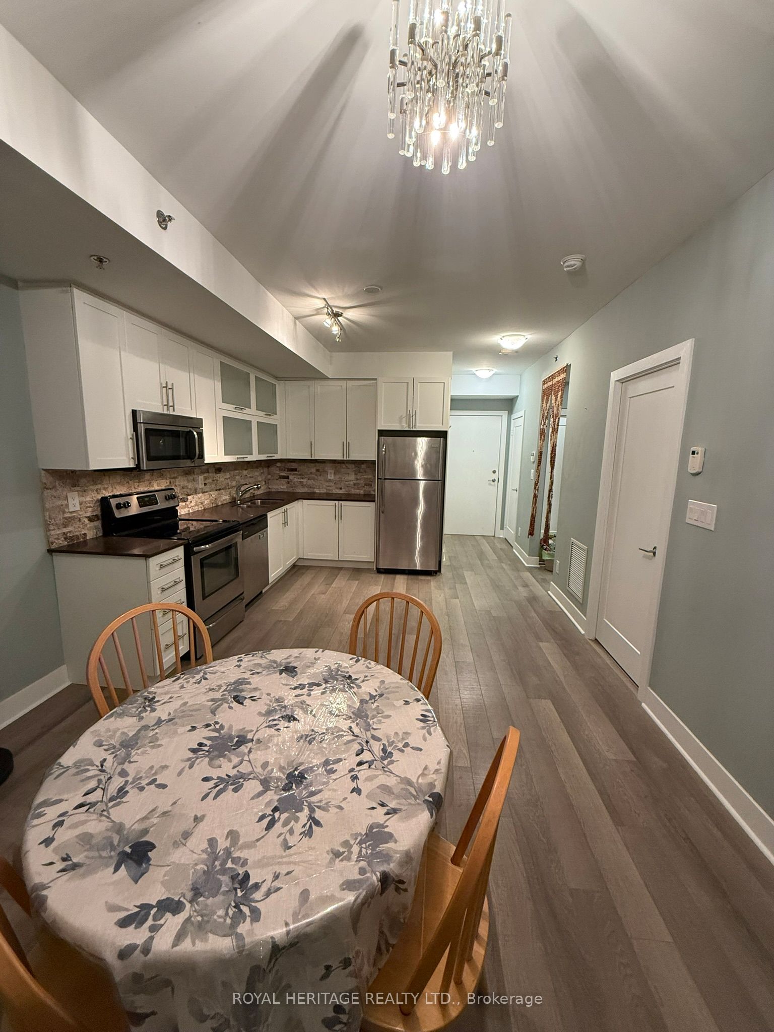 28 Prince Regent Street E 102