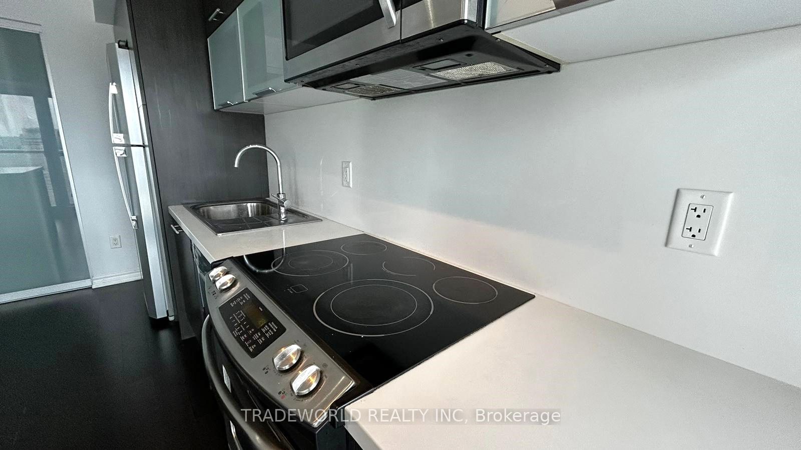 386 Yonge Street 2611