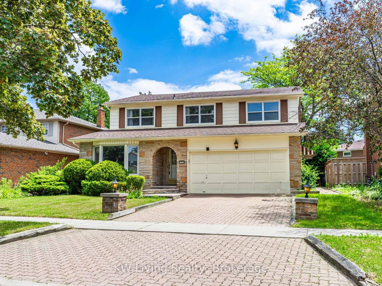 7 Lanewood Crescent